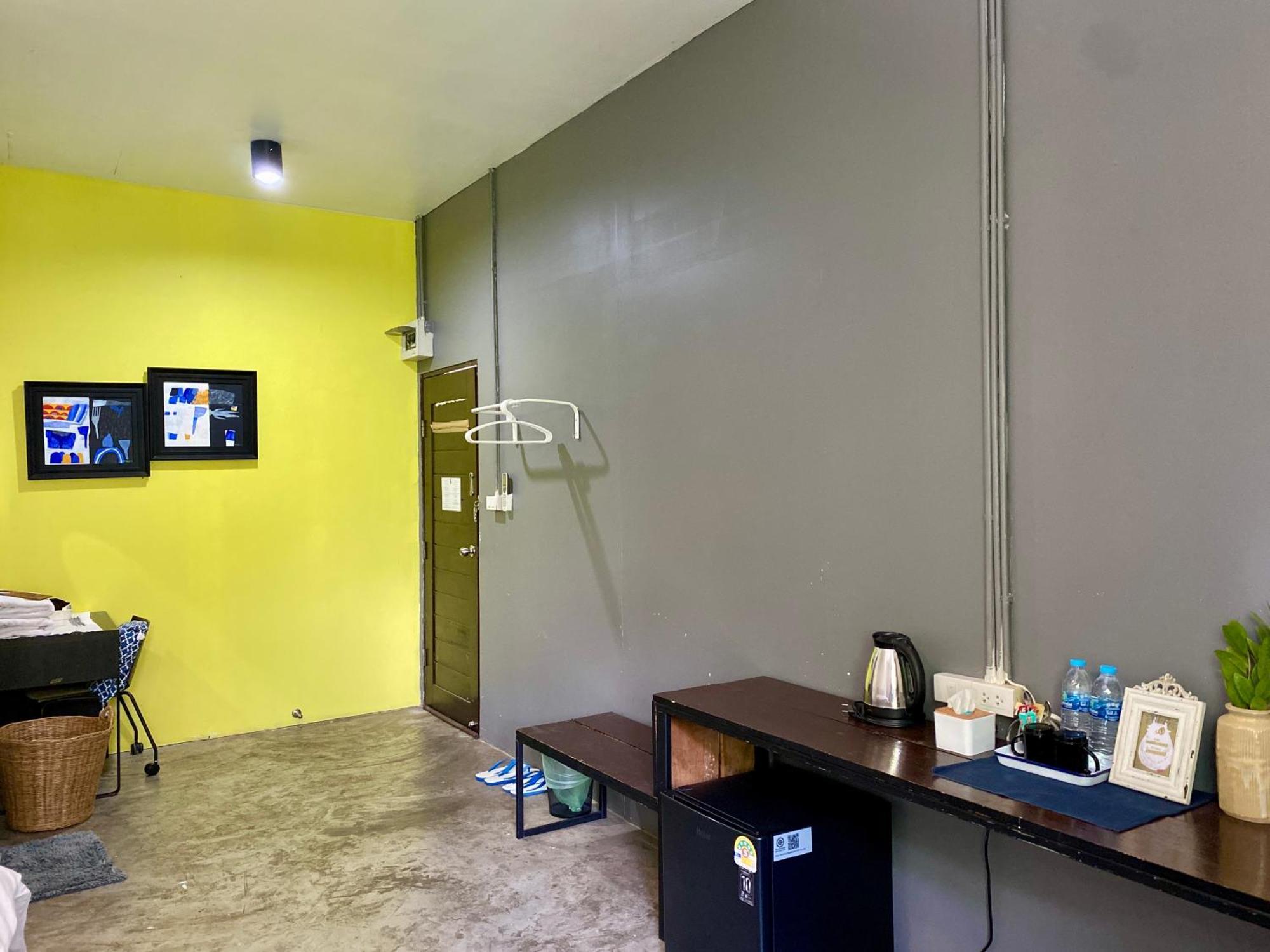 Nokhook House Hostel Trang Buitenkant foto